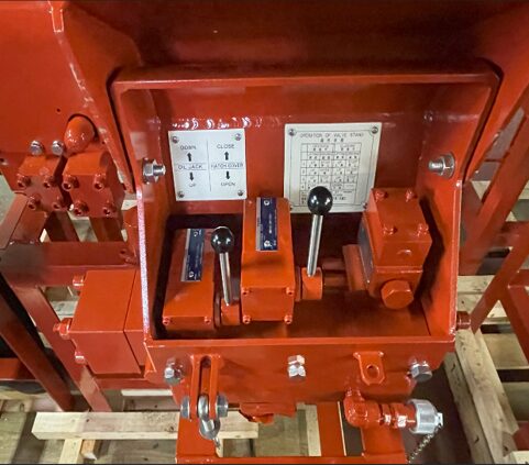 油圧コントロールバルブの写真